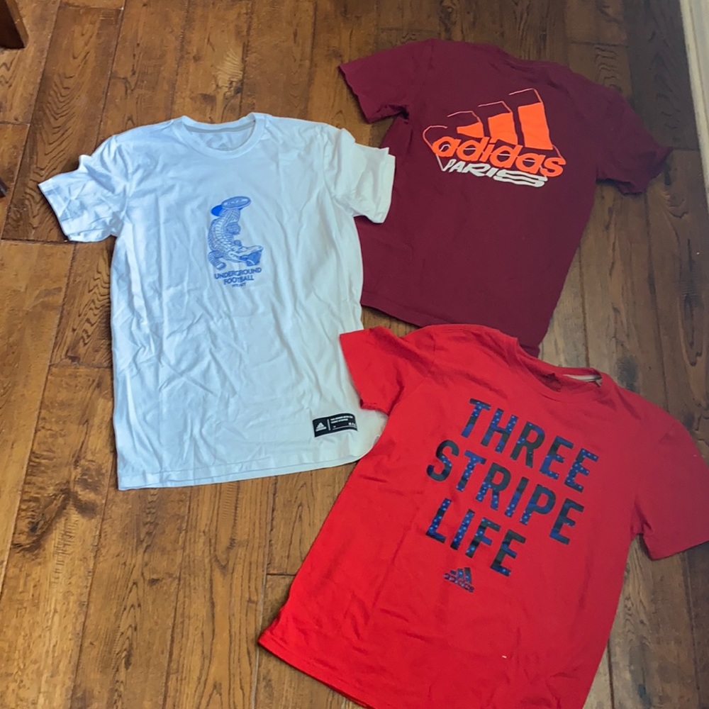 Lot of 3 unique Adidas men’s’ tees. Small